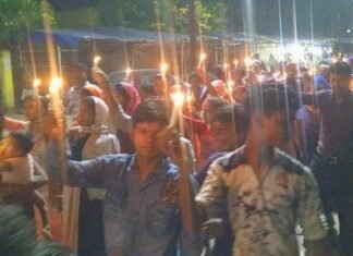 छलका दर्द, उमड़ा अटल आवास: कैंडल मार्च निकालकर दी गई मालती को श्रद्धांजलि