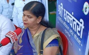 40 रूपये मूल्य की जगह 10 रूपये में मिल रही दवा खरीदा नगर पालिका अध्यक्ष राधा सुनील शर्मा ने, धनवंतरी जेनेरिक दवा दुकान से