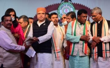 जिले के 28 शिक्षकों को मिला शिक्षा गौरव अलंकरण पुरस्कार: राज्योत्सव में मुख्य अतिथि ने किया सम्मानित