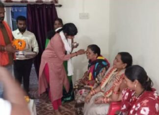 वार्ड 39 में मितानिन दिवस के अवसर पर मितानिनों का किया गया सम्मान
