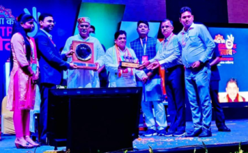 स्वच्छ सर्वेक्षण 2021: मुख्यमंत्री के हाथों आयुक्त ने ग्रहण किया 03 स्टार व सी.एम. अवार्ड ट्रॉफी