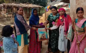 युवा जागृति संगठन के द्वारा ग्रामीण क्षेत्रों में बांटे गए गर्म कपड़े