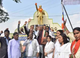 बाबा साहब अंबेडकर के महापरिनिर्वाण दिवस पर महापौर सहित सैकड़ों लोगों ने दी श्रद्धांजलि
