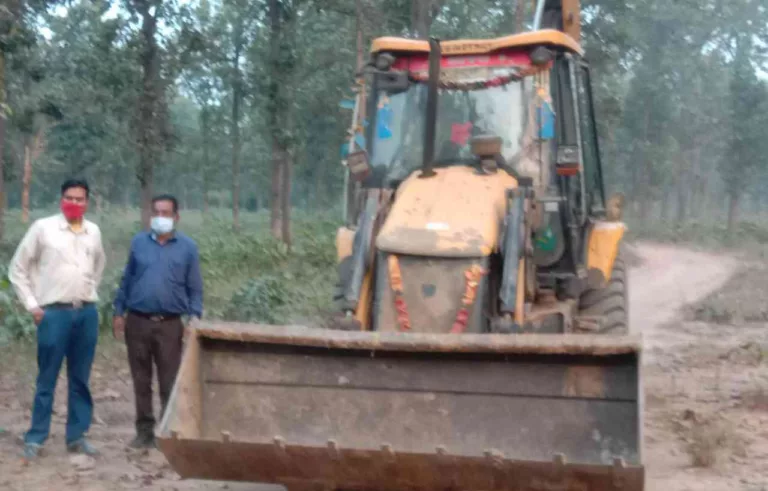 अवैध उत्खनन पर राजस्व विभाग की ताबड़तोड़ कार्रवाई, पांच ट्रैक्टर और एक जेसीबी मशीन जप्त