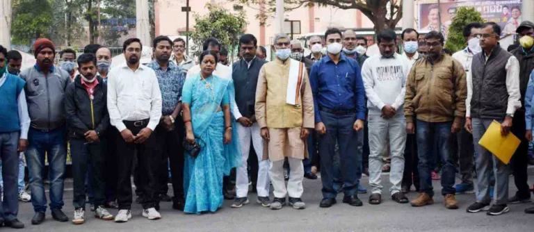 ग्यास अहमद व होलीलाल गभेल को दी गई श्रद्धांजलि