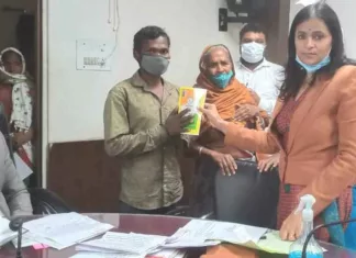 जनचौपाल में 140 लोगों ने दिए आवेदन: कलेक्टर श्रीमती रानू साहू ने जनचौपाल में सुनीं लोगों की समस्यायें