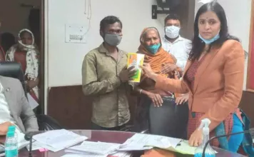 जनचौपाल में 140 लोगों ने दिए आवेदन: कलेक्टर श्रीमती रानू साहू ने जनचौपाल में सुनीं लोगों की समस्यायें