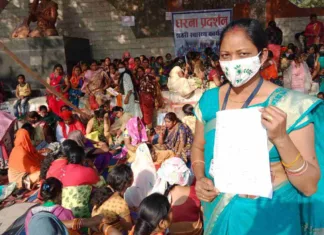 कोरबा जिले की मितानिनों ने विभिन्न मांगों पर धरना-प्रदर्शन कर सौंपा ज्ञापन