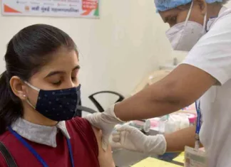 स्कूलो में विद्यार्थियों को टीकाकरण की तैयारी शुरू, 3 जनवरी से चलेगा अभियान