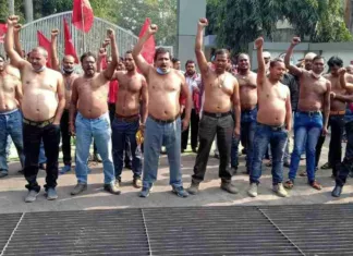 रोजगार एकता संघ और किसान सभा ने मिलकर किया अर्धनग्न प्रदर्शन, 5 घंटा बंद रहा एसईसीएल का कुसमुंडा मुख्यालय गेट