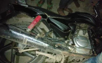 बालको रोड पर तेज रफ्तार हाईवा ने बाइक सवार को रौंदा: मौत