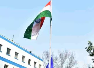 73 वें गणतंत्र दिवस पर बालको में अभिजीत पति ने फहराया तिरंगा