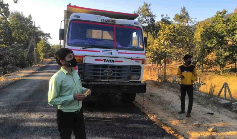 अवैध रेत परिवहन पर कार्रवाई: तहसीलदार ने पकड़ी अवैध रेत भरी हाईवा गाड़ी