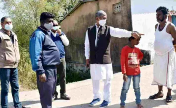 महापौर ने वार्ड क्र. 21 एवं 33 में किया जनसंपर्क दौरा