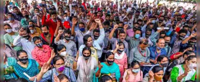 मजदूर हड़ताल का संदेश: एक धक्का और दो!