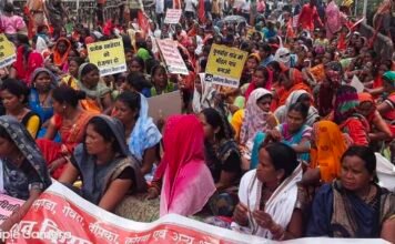 SECL के गेवरा मुख्यालय का हजारों प्रभावित ग्रामीणों के द्वारा 14 घंटे तक महाघेराव के बाद बिलासपुर से वार्ता करने आए अधिकारी