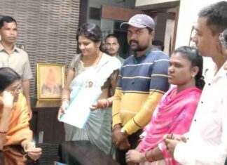 बालको क्षेत्र में गौशाला बनाने सांसद कोरबा को गौ सेवा समिति ने सौंपा ज्ञापन