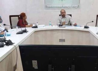 गर्भावस्था के पहले तीन महीने में अनिवार्य होगी सोनोग्राफी: कलेक्टर डॉ भुरे ने दिए निर्देश, स्वास्थ्य विभाग के कामकाज की हुई समीक्षा