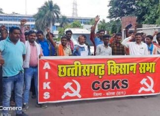 विस्थापित ग्रामों के बेरोजगारों के लिए की गई आउटसोर्सिंग में रोजगार की मांग