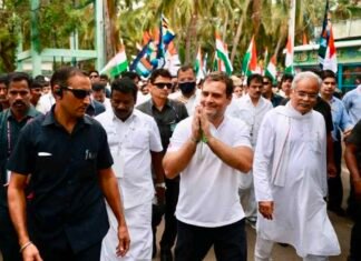 राहुल महज एक सहयात्री: चल तो भारत रहा है