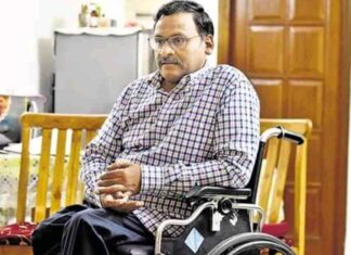 5 सालों तक जेल में सड़ने के बाद अपाहिज प्रोफ़ेसर जीएन साईंबाबा अभी हुए आरोपों से बरी