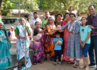 मानव सेवा मिशन ने कुष्ठ पीड़ित परिवारों के साथ बांटी खुशियाँ