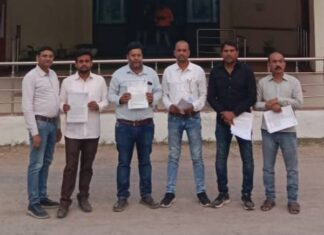 राखड़ की समस्याओं को लेकर चेंबर ऑफ कॉमर्स एंड इंडस्ट्रीज और परसाभांठा विकास समिति ने कलेक्टर को सौंपा ज्ञापन