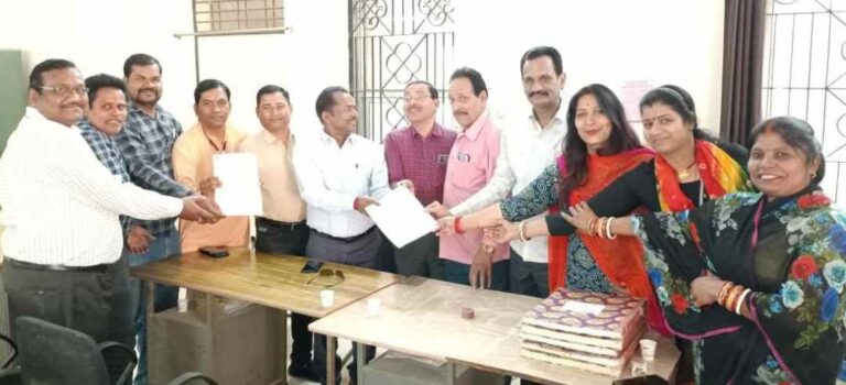 भाजपा बालको नगर मंडल ने बालको क्षेत्र के सभी वार्डों में 1-1 करोड़ के विभिन्न विकास कार्य कराने हेतु जोन कमिशनर को दिया ज्ञापन