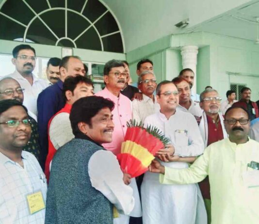 छत्तीसगढ़ के पनिका जाति को आदिवासी समुदाय में शामिल करने के प्रस्ताव को विधानसभा में सर्वसम्मति से किया गया पारित