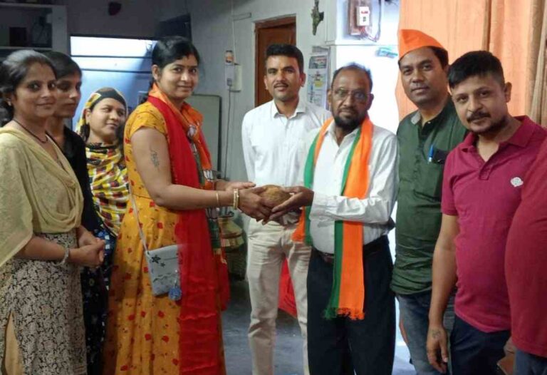 भाजपा का बूथ सशक्तिकरण अभियान: पार्षद-लोकेश चौहान अपने शक्ति केंद्र में घर-घर जाकर कर रहे संपर्क