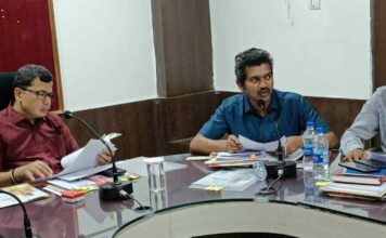 सामाजिक, आर्थिक सर्वेक्षण कार्य प्राथमिकता और गंभीरता से करें- कलेक्टर