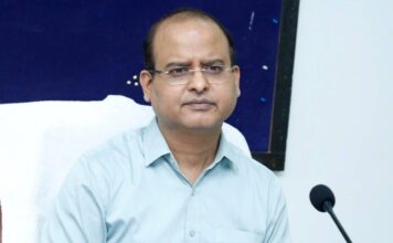 प्रत्येक सोमवार को मुख्यालय में उपस्थित रहें जिला स्तरीय अधिकारी: कलेक्टर तारन प्रकाश सिन्हा