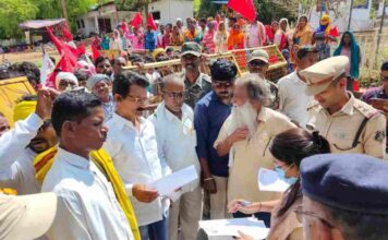 केन्द्र सरकार मजदूरों के अधिकारों को छीन लेना चाहती है: मई दिवस के अवसर पर मजदूरों ने निकाली रैली, सौंपा ज्ञापन