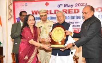 विश्व रेडक्रॉस दिवस के अवसर पर राज्यपाल ने रायगढ़ को सक्रिय जिला शाखा के रूप में किया सम्मानित
