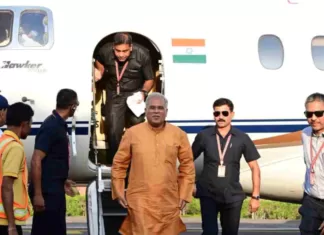 मुख्यमंत्री का जिंदल एयर स्ट्रीप पहुंचने पर जनप्रतिनिधियों ने किया स्वागत