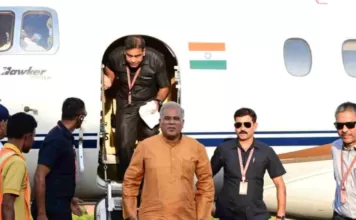 मुख्यमंत्री का जिंदल एयर स्ट्रीप पहुंचने पर जनप्रतिनिधियों ने किया स्वागत