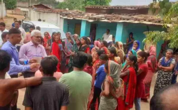 बसाहट मुआवजा रोजगार का पहले निराकरण करें: जबरिया नापी को लेकर भड़के ग्रामीण