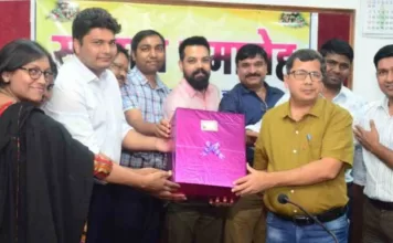 ऐसा काम करिए कि आपके जाने के बाद भी लोग याद करें: कलेक्टर संजीव झा