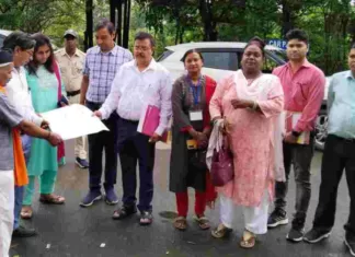 मान्यता प्राप्त राजनीतिक दलों के पदाधिकारियों ने स्ट्रांग रूम, मतगणना कक्ष का किया अवलोकन
