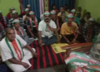 हर घर कांग्रेस अभियान पहुंचा वार्ड क्रमांक 58 इमलीछापर: अभियान के तहत पट्टा वितरण की भी दी रही जानकारी