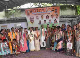 भाजपा नेत्री सहित 60 महिलाओं ने किया कांग्रेस प्रवेश