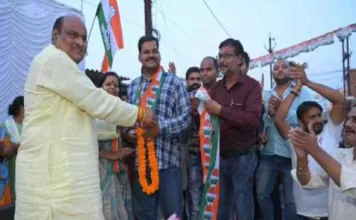 बालको में भाजपा को एक और झटका: कांग्रेस में शामिल हुए BJP के सक्रिय पार्षद गंगाराम