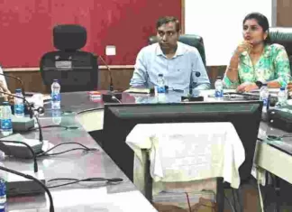 राजनीतिक दलों को दी गई निर्वाचन संबंधी व्यय की जानकारीहोर्डिंग आदि प्रचार-प्रसार के संबंध में बताया गया