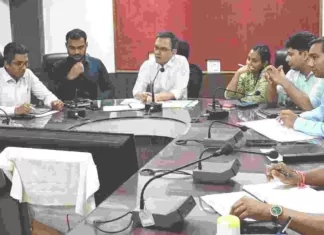 राजनैतिक दलों के समक्ष हुआ ईवीएम एवं वीवी पैट का रेण्डमाईजेशन