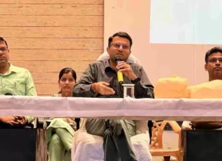 मतदान केन्द्रों में आपकी भूमिका होगी महत्वपूर्ण, ध्यान से करेंगे कार्य: कलेक्टर कार्तिकेया गोयल