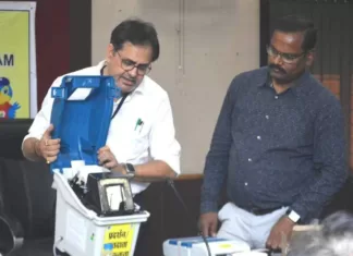 सेक्टर ऑफिसर व मास्टर ट्रेनर को दिया गया ईव्हीएम कमिशनिंग का प्रशिक्षण