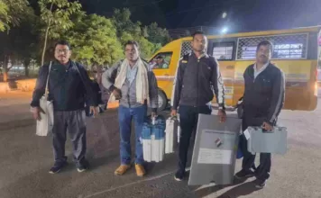 मतदान दलों का शुरू हुआ वापसी का दौर, जमा हो रहे ईव्हीएम