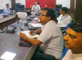 मतगणना पर्यवेक्षक और मतगणना सहायक डाक मतपत्र का किया गया प्रथम रेण्डमाइजेशन