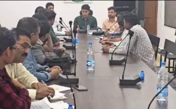 विधानसभा आम निर्वाचन-2023चारों विधान सभाओं के रिटर्निंग ऑफिसर्स ने ली अभ्यर्थियों एवं उनके प्रतिनिधियों की बैठकमतगणना प्रक्रिया के संबंध में दी जानकारी