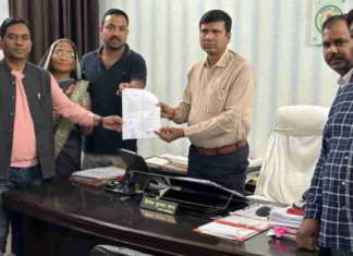 भाजपा पार्षदों ने राखड़ परिवहन में लगे वाहनों की गति कम करने और बेरिकेड्स लगाने की मांग को लेकर अनिश्चितकालीन हड़ताल और नाकेबंदी की दी चेतावनी